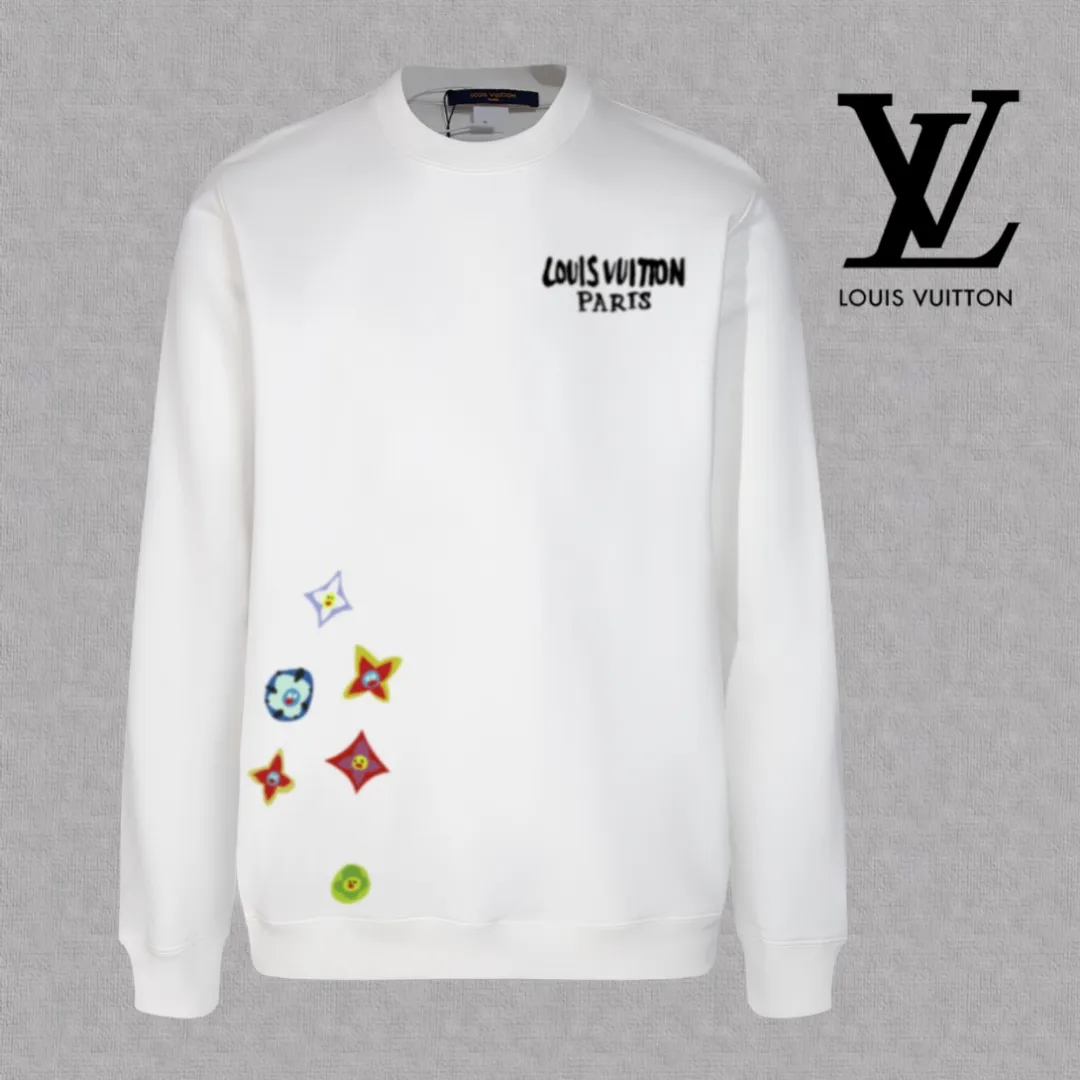 🅿️250 hot style on the shelves🔥❗ 💫〖Louis Vuitton LV〗 Fashionable round neck sweatshirt, casually matched with various styles, it is perfectly handsome😎The whole dress is made of double waistcoats, which makes the whole dress more three-dimensional. Not ordinary factories can do such fine work. The 2025 spring style counters are on sale, exquisite round neck terry sweatshirt, high-end double-strand pure cotton Customized drawstring ribs are dyed in the same vat and are complete with three standards. The chest craftsmanship adopts a simple and elegant pattern on the chest, which is easy to control for any age group! Fit and comfortable! Customized thickened 440g terry sweatshirt fabric, soft and comfortable to the touch, with a three-dimensional shape! 🙌🏻 It’s also very breathable, so it’s a versatile style that can be worn with any outfit! ✔Color: Black White Apricot Size: S M L XL 2XL